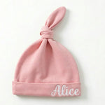 Bonnet de Naissance Personnalisé au Prénom Brodé, Nœud en Coton - Vignette | Royaume Montessori - Jouets Educatifs Montessori