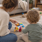 Cube d'Activités Bébé, 10 Petits Défis pour les Mains - Vignette | Royaume Montessori - Jouets Educatifs Montessori