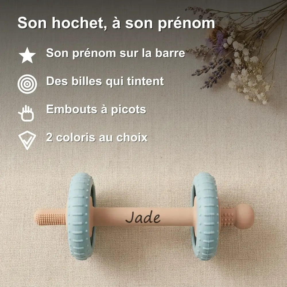 Anneau de dentition personnalisé au prénom vu de dessus : billes qui tintent, embouts à picots, 2 coloris