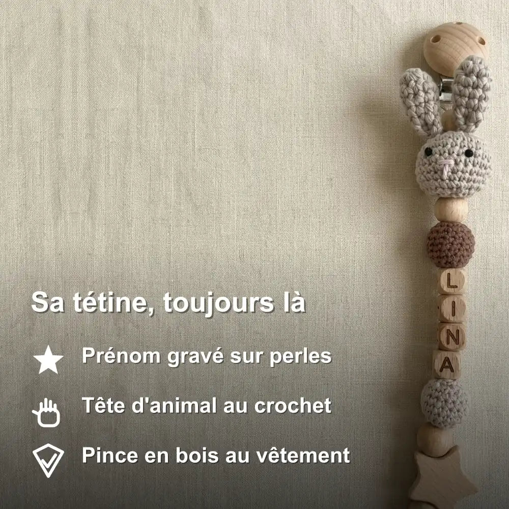 Attache tétine lapin gravée Lina : prénom gravé sur perles, tête d'animal au crochet, pince en bois