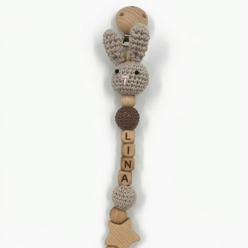 Attache tétine prénom personnalisée modèle lapin gris, perles en bois gravées LINA