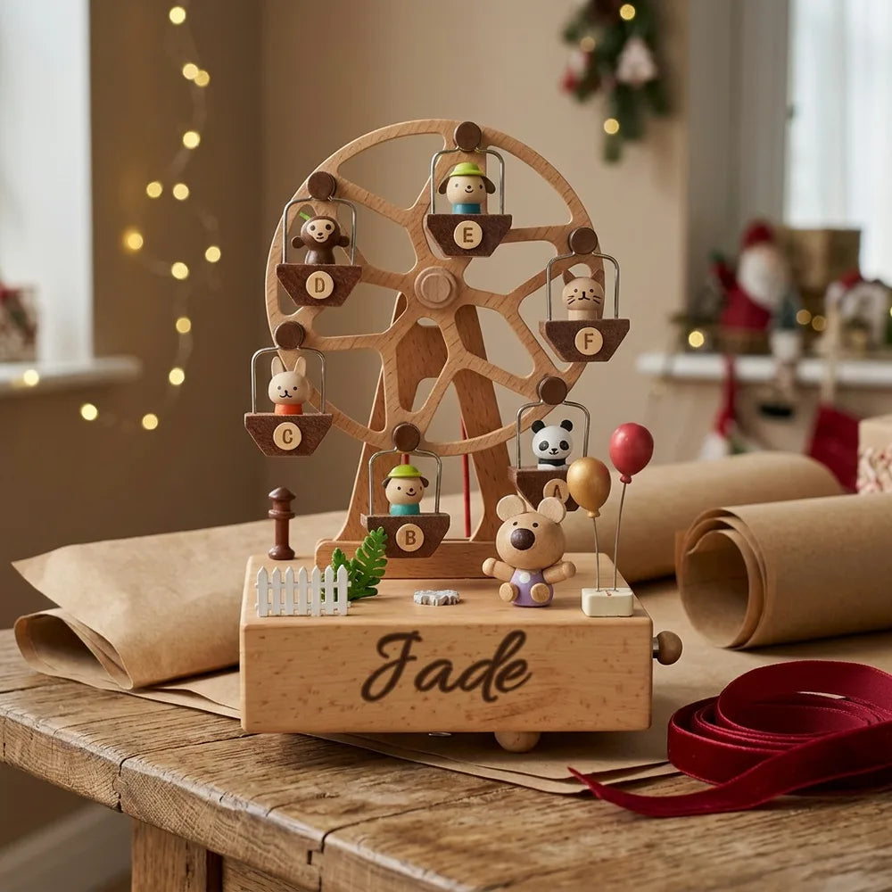 Boîte à musique grande roue gravée au prénom Jade prête à emballer avec papier kraft et ruban rouge pour Noël