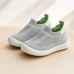 Chaussures Bébé Premiers Pas Antidérapantes - Vignette | Royaume Montessori - Jouets Educatifs Montessori