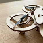 Drone en Bois à Construire, Quadricoptère Télécommandé - Vignette | Royaume Montessori - Jouets Educatifs Montessori