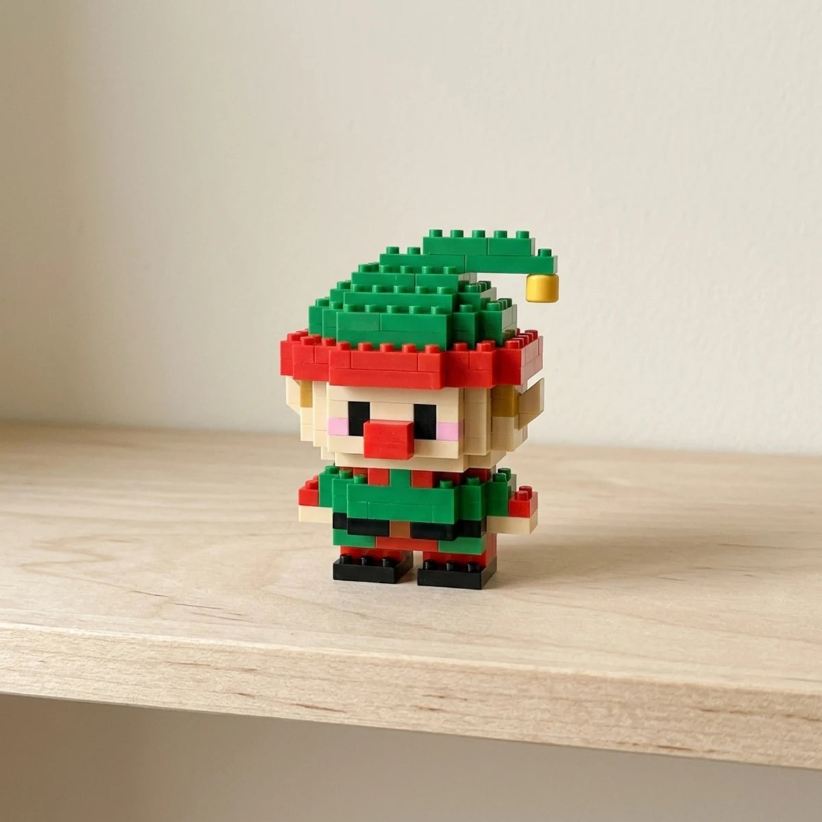 figurine-noel-micro-briques-lutin-10_6cda2f53-f4b0-4451-8698-21f87370b397 Figurine de Noël en Micro-Briques à Construire