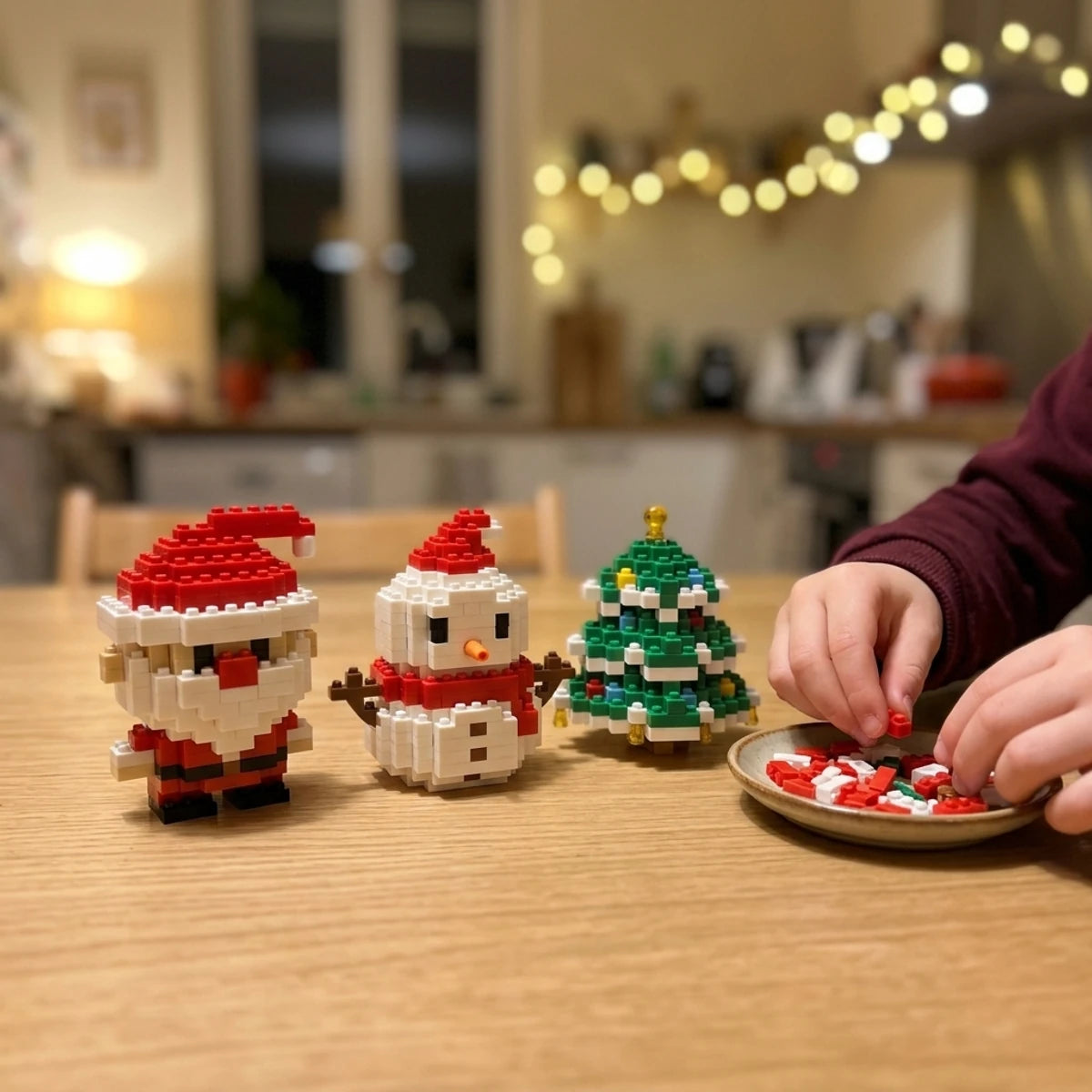 figurine-noel-micro-briques-table-de-noel-01_362b3ce2-4987-4858-a6ae-e6e065a44759 Figurine de Noël en Micro-Briques à Construire