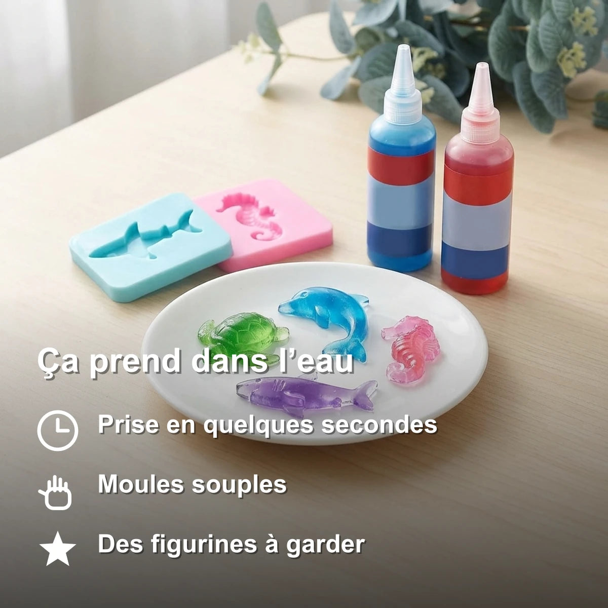 Figurines colorées sur une assiette, flacons et moules derrière