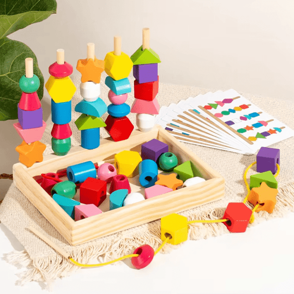 jouet_de_tri_avec_carte-min Kit de Perles Montessori en Bois - Jeu Éducatif de Tri et d'Enfilage