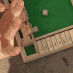 Wooden Montessori Board Game: Shut The Box Numbers Learning - Vignette | Royaume Montessori - Jouets Educatifs Montessori