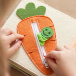 Livre d'Activités en Feutrine Personnalisé au Prénom - Vignette | Royaume Montessori - Jouets Educatifs Montessori