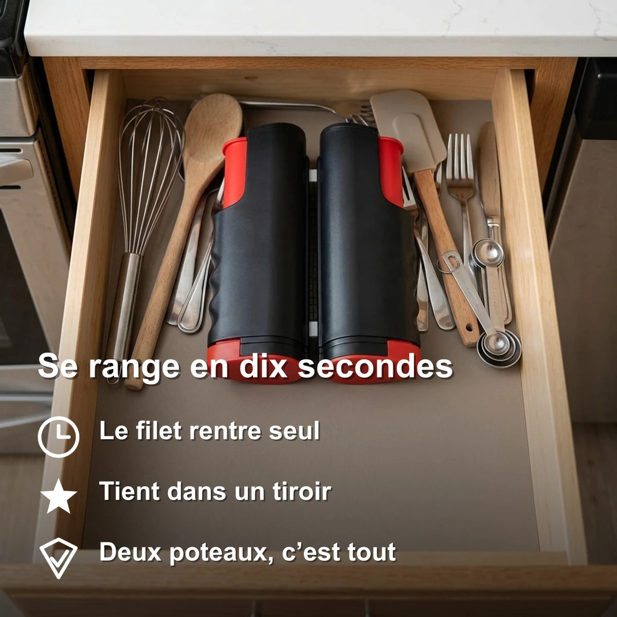Poteaux repliés rangés dans un tiroir de cuisine
