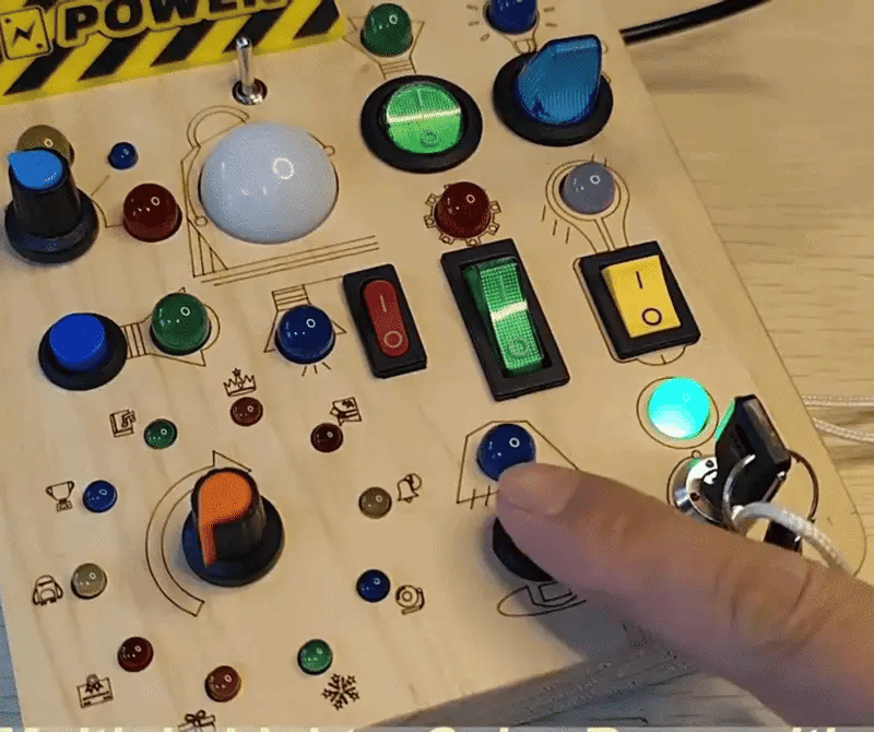 Planche Sensorielle Montessori en Bois avec Interrupteurs