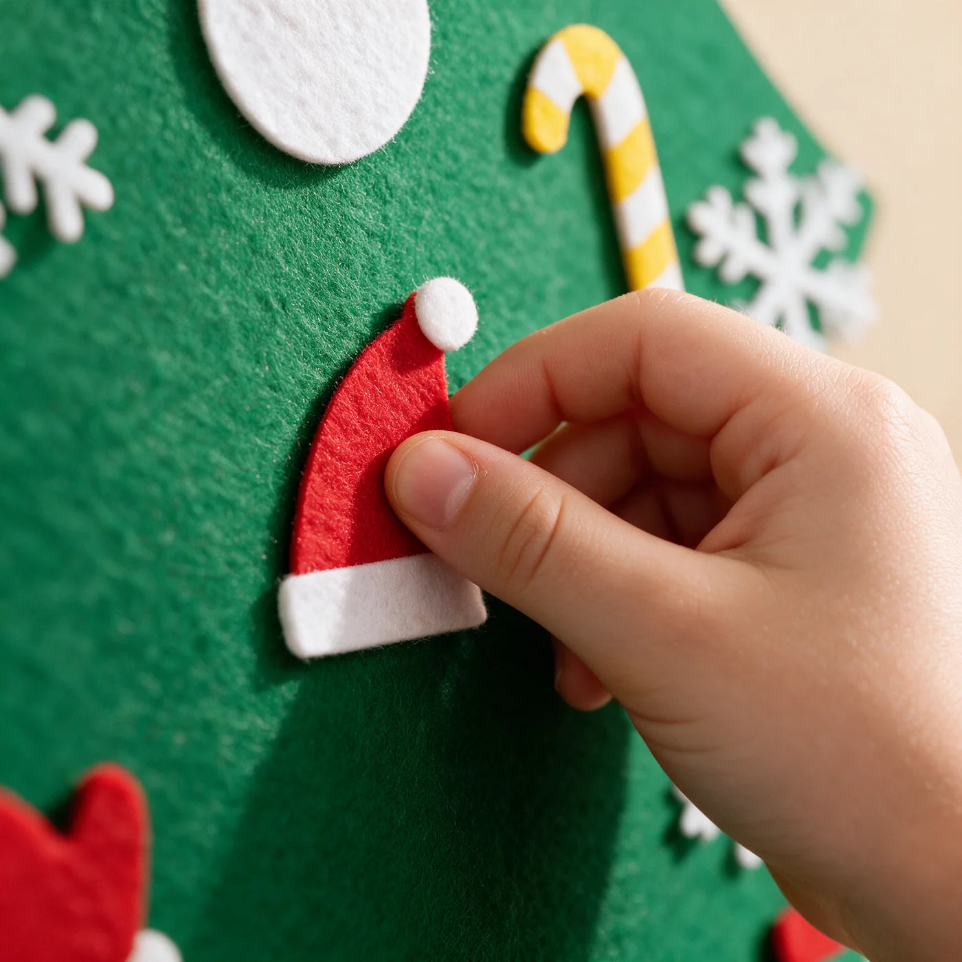 royaume-montessori-sapin-noel-mural-demonstration-04 Sapin De Noël Mural Montessori Pour Enfant