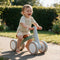 royaume-montessori-velo-apprentissage-draisienne-lifestyle-08 Vélo d'Apprentissage Montessori : Draisienne Stable et Légère pour Enfants