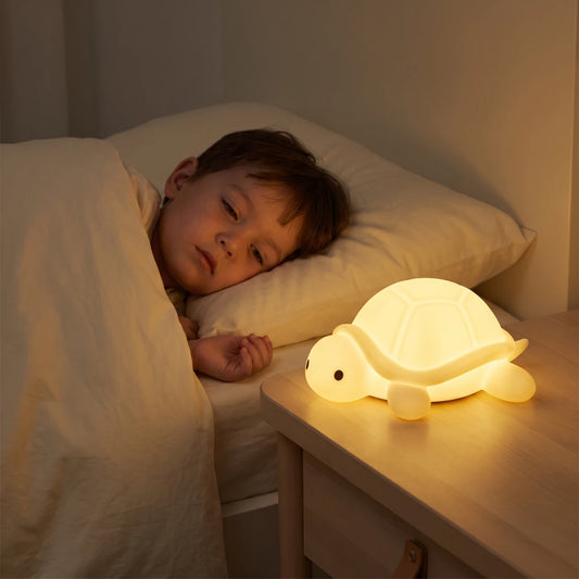 veilleuse-tortue-silicone-bebe-lifestyle-08 Veilleuse Tortue
